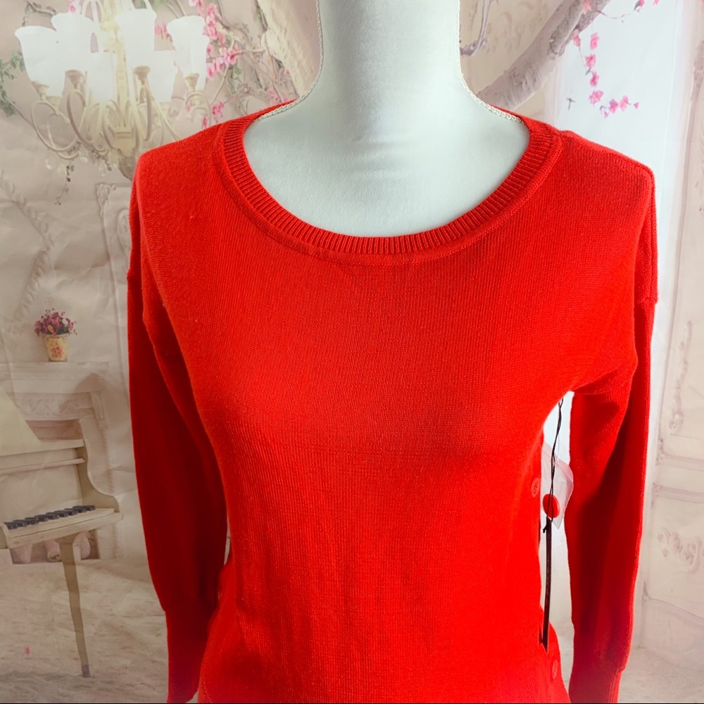 NEW Tahari Side Button Crew Neck Red Sweater - Picture 5 of 11